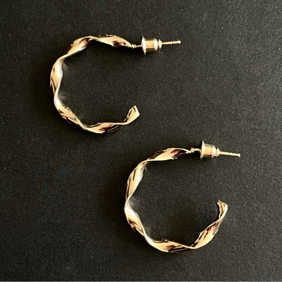 Twisted Gold Hoop Fashion Earrings - NWT - Picture 3 of 8